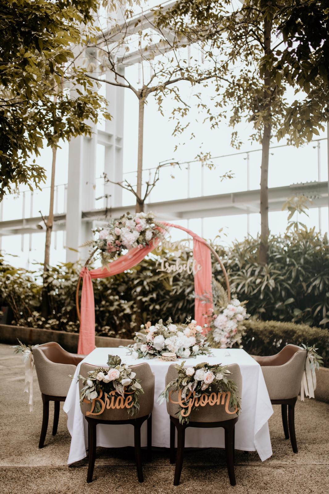 bride and groom chairs
