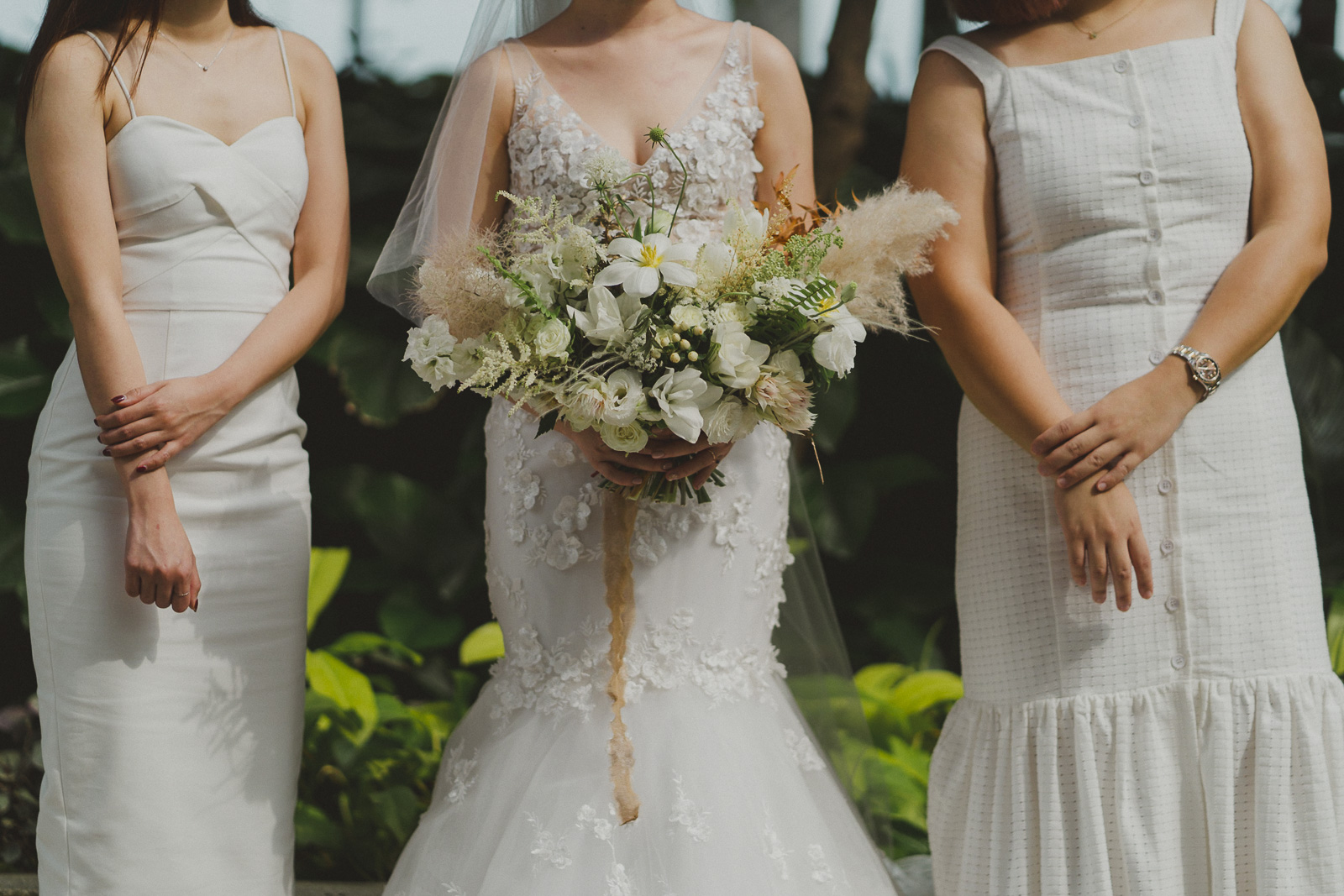 bride holding bouquet
